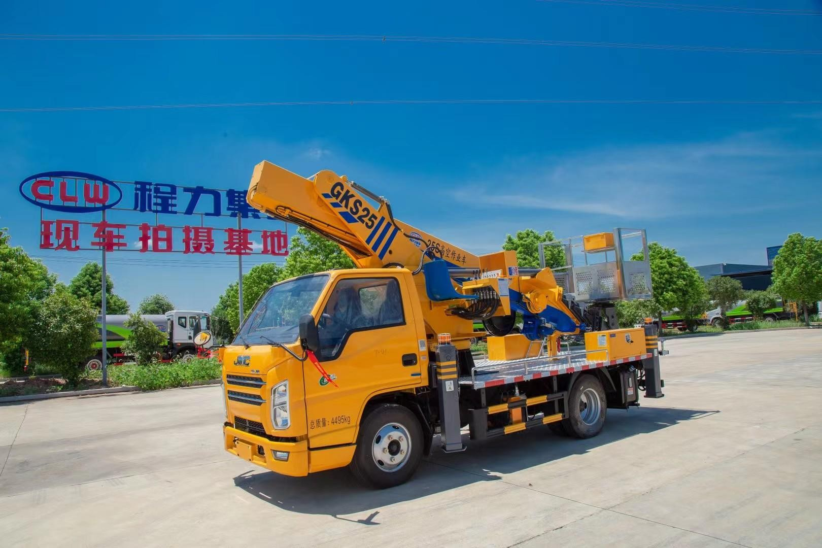 25米藍(lán)牌高空作業(yè)車(chē)